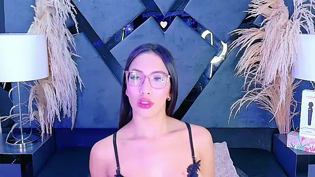 KylieWhite online show from 11.07.25