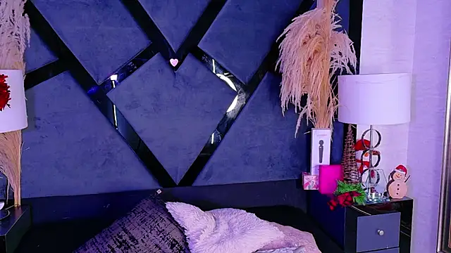 KylieWhite online show from 12.18.25