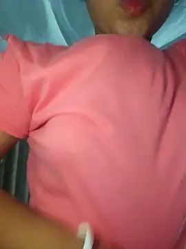 Snapshot of hotbaby_5 chatting on 10.08.25 hotbaby 5 online show from 10.08.25