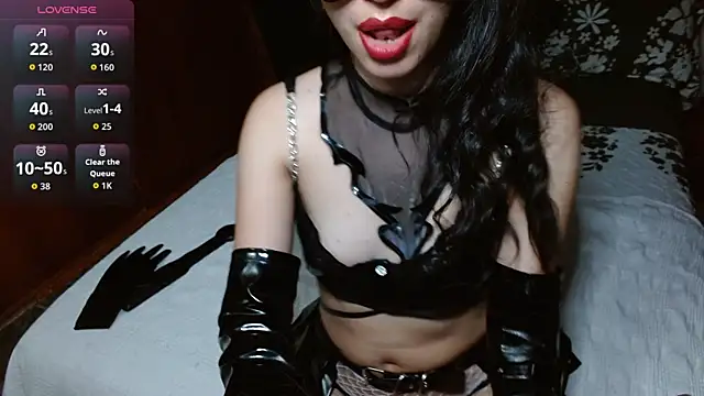 Snapshot of Persefonefire chatting on 11.12.25 Persefonefire online show from 11.12.25