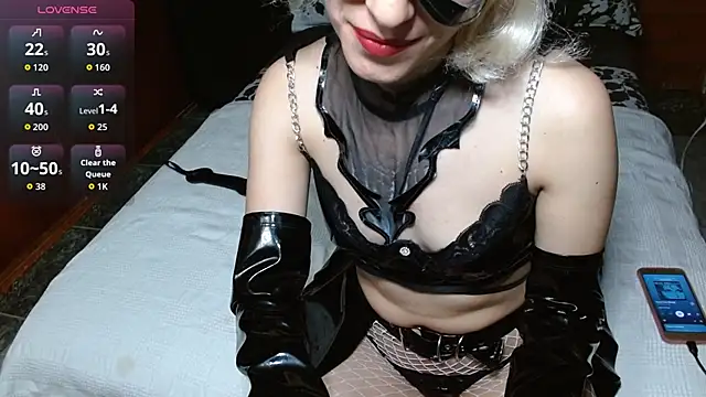 Snapshot of Persefonefire chatting on 11.26.25 Persefonefire online show from 11.26.25