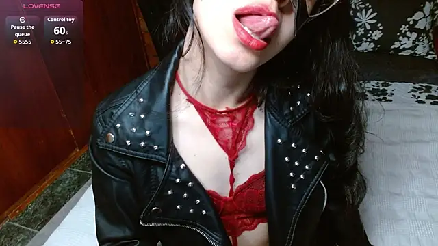 Snapshot of Persefonefire chatting on 11.27.25 Persefonefire online show from 11.27.25