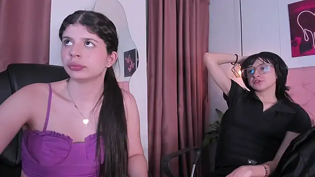 Snapshot of Hannys__cabernet chatting on 12.14.24 Hannys cabernet online show from 12.14.24