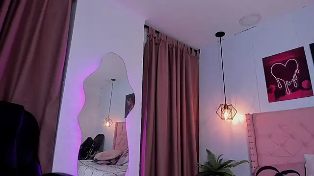 Snapshot of Hannys__cabernet chatting on 01.17.25 Hannys cabernet online show from 01.17.25