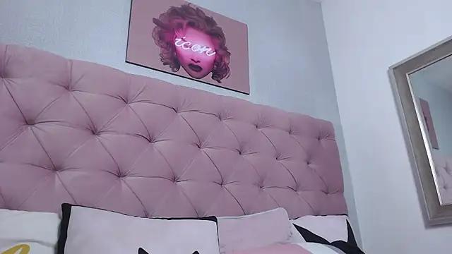 Snapshot of Hannys__cabernet chatting on 02.11.25 Hannys cabernet online show from 02.11.25