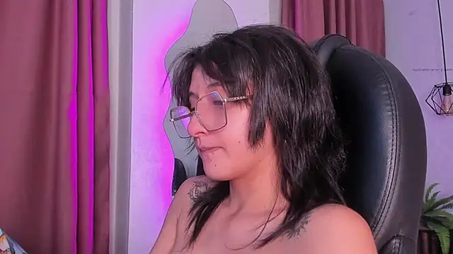 Snapshot of Hannys__cabernet chatting on 02.27.25 Hannys cabernet online show from 02.27.25