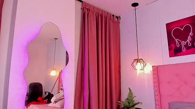 Snapshot of Hannys__cabernet chatting on 02.28.25 Hannys cabernet online show from 02.28.25