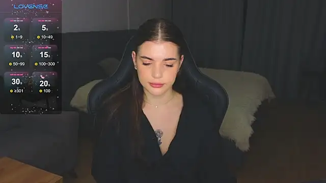 adrianawow1 online show from 12.16.25