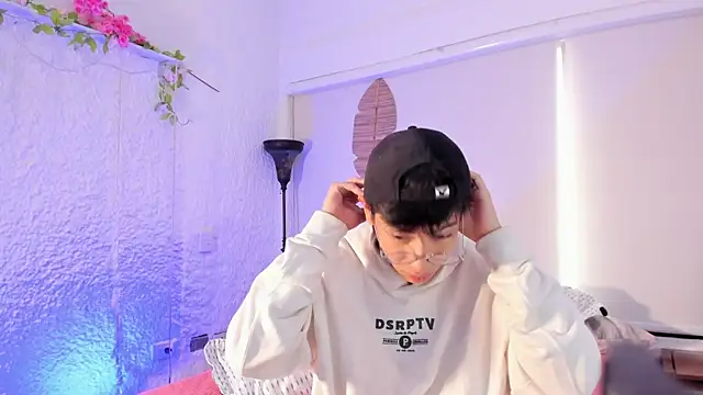 Snapshot of alexandersawyer chatting on 01.10.25 alexandersawyer online show from 01.10.25