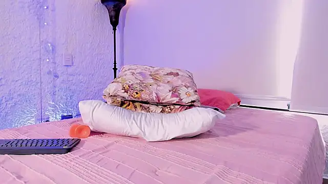 Snapshot of alexandersawyer chatting on 02.05.25 alexandersawyer online show from 02.05.25