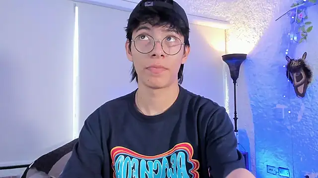 Snapshot of alexandersawyer chatting on 02.12.25 alexandersawyer online show from 02.12.25