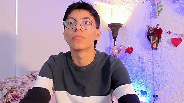 Snapshot of alexandersawyer chatting on 02.19.25 alexandersawyer online show from 02.19.25