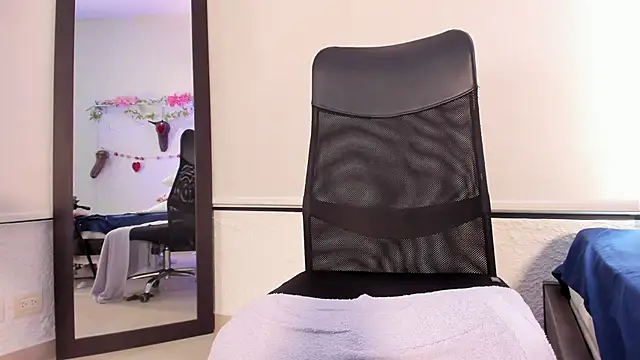 Snapshot of alexandersawyer chatting on 02.25.25 alexandersawyer online show from 02.25.25