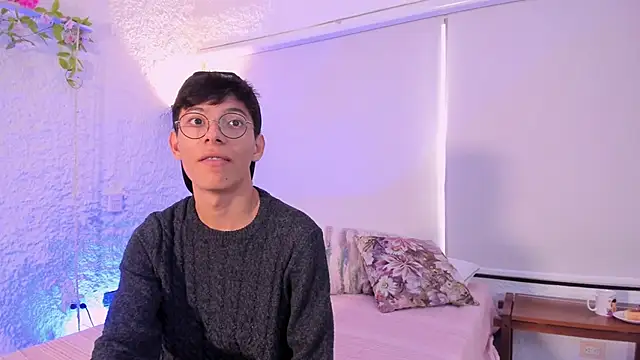 Snapshot of alexandersawyer chatting on 03.04.25 alexandersawyer online show from 03.04.25