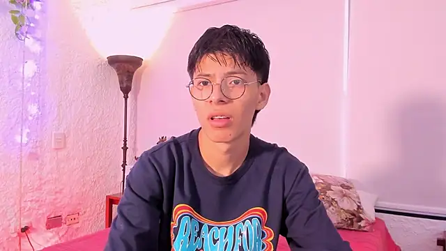 Snapshot of alexandersawyer chatting on 03.05.25 alexandersawyer online show from 03.05.25