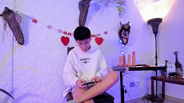 Snapshot of alexandersawyer chatting on 03.08.25 alexandersawyer online show from 03.08.25