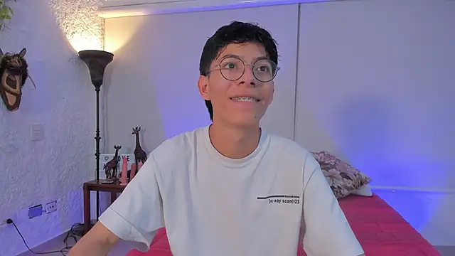 Snapshot of alexandersawyer chatting on 03.10.25 alexandersawyer online show from 03.10.25