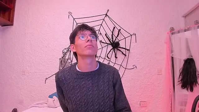 Snapshot of alexandersawyer chatting on 10.04.25 alexandersawyer online show from 10.04.25