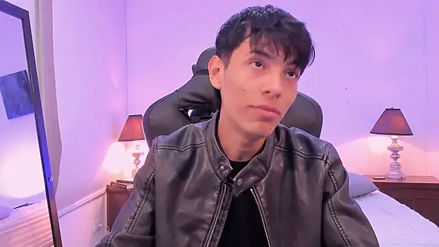 Snapshot of alexandersawyer chatting on 11.12.25 alexandersawyer online show from 11.12.25