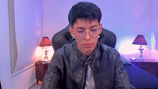 Snapshot of alexandersawyer chatting on 11.14.25 alexandersawyer online show from 11.14.25