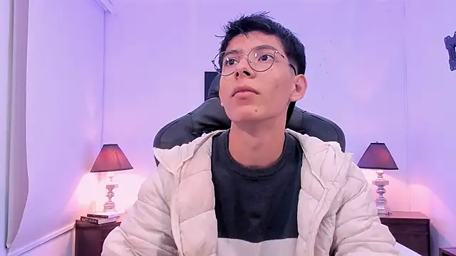 Snapshot of alexandersawyer chatting on 11.15.25 alexandersawyer online show from 11.15.25