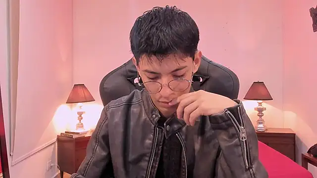 Snapshot of alexandersawyer chatting on 11.18.25 alexandersawyer online show from 11.18.25