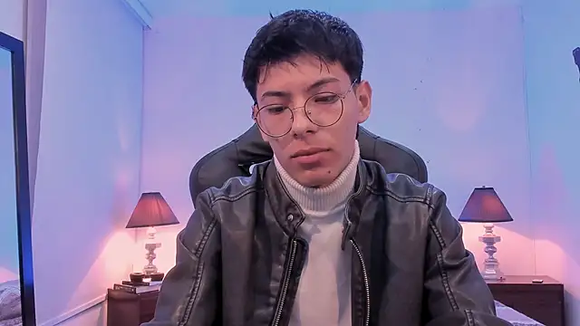 Snapshot of alexandersawyer chatting on 11.21.25 alexandersawyer online show from 11.21.25