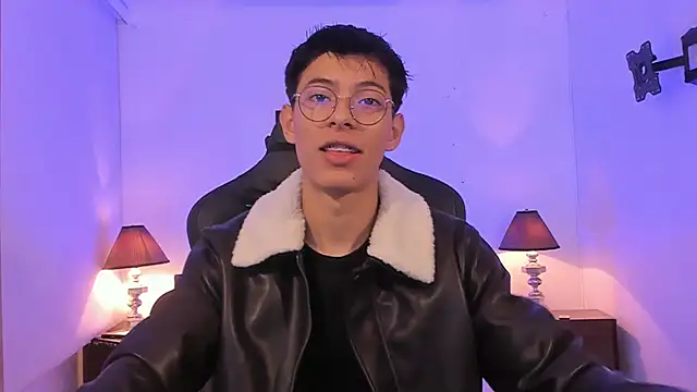 Snapshot of alexandersawyer chatting on 11.28.25 alexandersawyer online show from 11.28.25