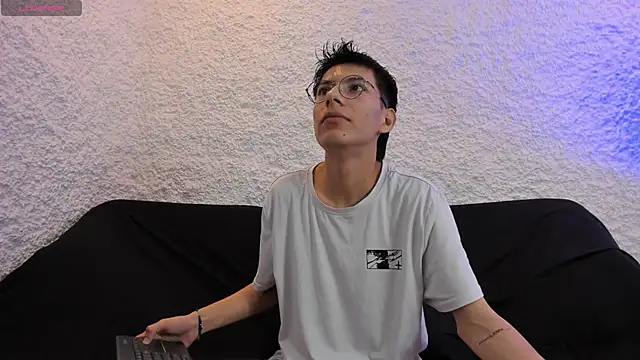 Snapshot of alexandersawyer chatting on 12.16.25 alexandersawyer online show from 12.16.25