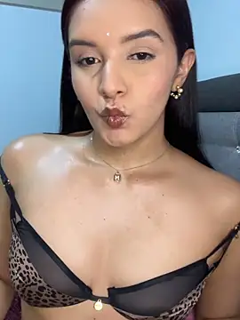 Melanyprada online show from 05.10.26