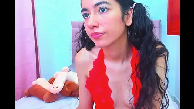 Snapshot of Katiaflex chatting on 12.23.24 Katiaflex online show from 12.23.24