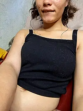 Snapshot of HelenHoltz chatting on 09.09.25 HelenHoltz online show from 09.09.25