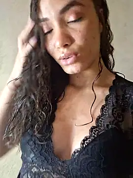 Snapshot of HelenHoltz chatting on 10.20.25 HelenHoltz online show from 10.20.25