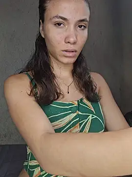 Snapshot of HelenHoltz chatting on 11.20.25 HelenHoltz online show from 11.20.25