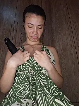 Snapshot of HelenHoltz chatting on 12.15.25 HelenHoltz online show from 12.15.25