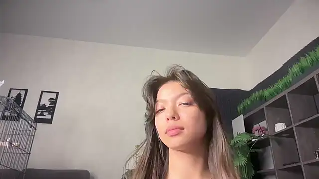 Snapshot of DesiredHoney chatting on 09.28.25 DesiredHoney online show from 09.28.25