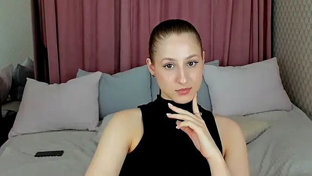 Snapshot of BritneyCruze chatting on 12.12.24 BritneyCruze online show from 12.12.24