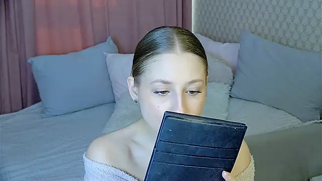 Snapshot of BritneyCruze chatting on 02.17.25 BritneyCruze online show from 02.17.25