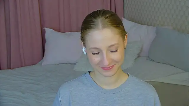 Snapshot of BritneyCruze chatting on 03.03.25 BritneyCruze online show from 03.03.25