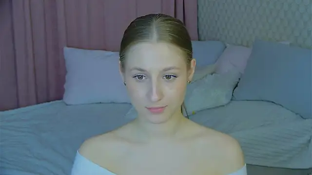 Snapshot of BritneyCruze chatting on 03.05.25 BritneyCruze online show from 03.05.25