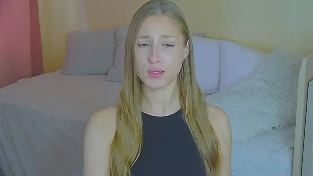 Snapshot of BritneyCruze chatting on 09.14.25 BritneyCruze online show from 09.14.25