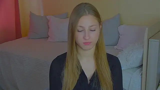 Snapshot of BritneyCruze chatting on 09.26.25 BritneyCruze online show from 09.26.25