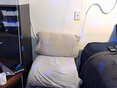 ChunkyMonkey007 online show from 10.22.25