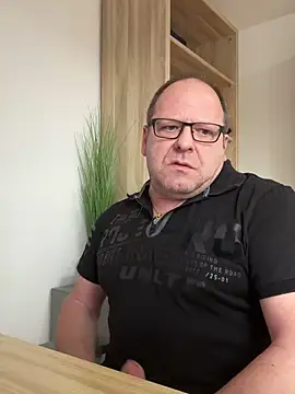 coupleLatinaLovers online show from 12.20.24