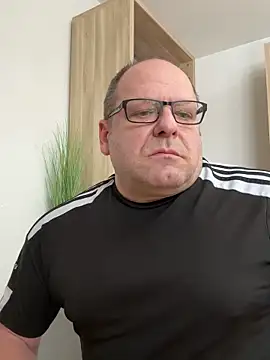 coupleLatinaLovers online show from 12.23.24