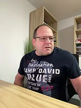 coupleLatinaLovers online show from 12.24.24