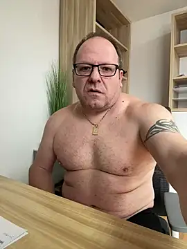 coupleLatinaLovers online show from 02.10.25