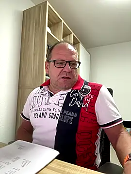 coupleLatinaLovers online show from 09.25.25