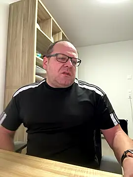 coupleLatinaLovers online show from 01.13.26