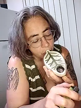 GraceHenderson online show from 02.27.25